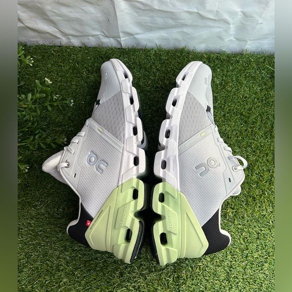 ON RUNNING Cloudflyer 4 Glacier Meadow MEN size  8 NEW main image 7